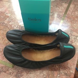Tieks matte black sz 7